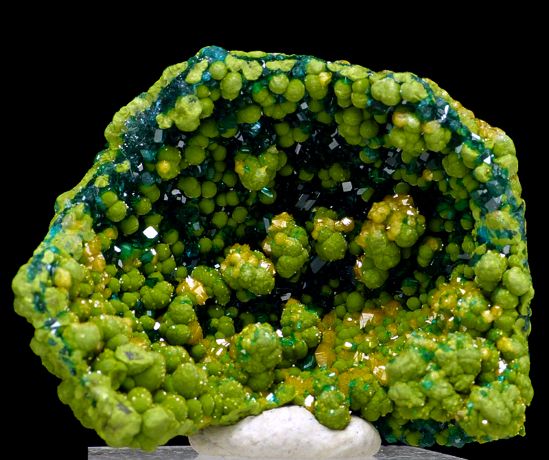 Dioptase with Mimetite store & Duftite from Congo , 58 mm